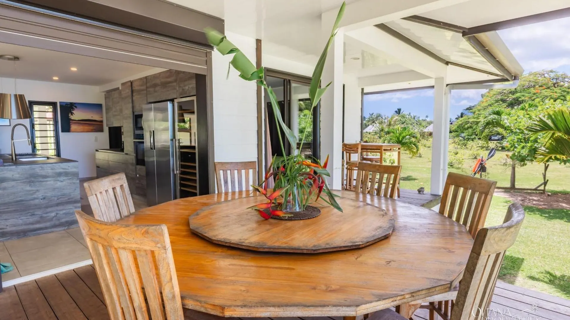 Villa Tiahura - 3Br Beachfront Villa Hauru